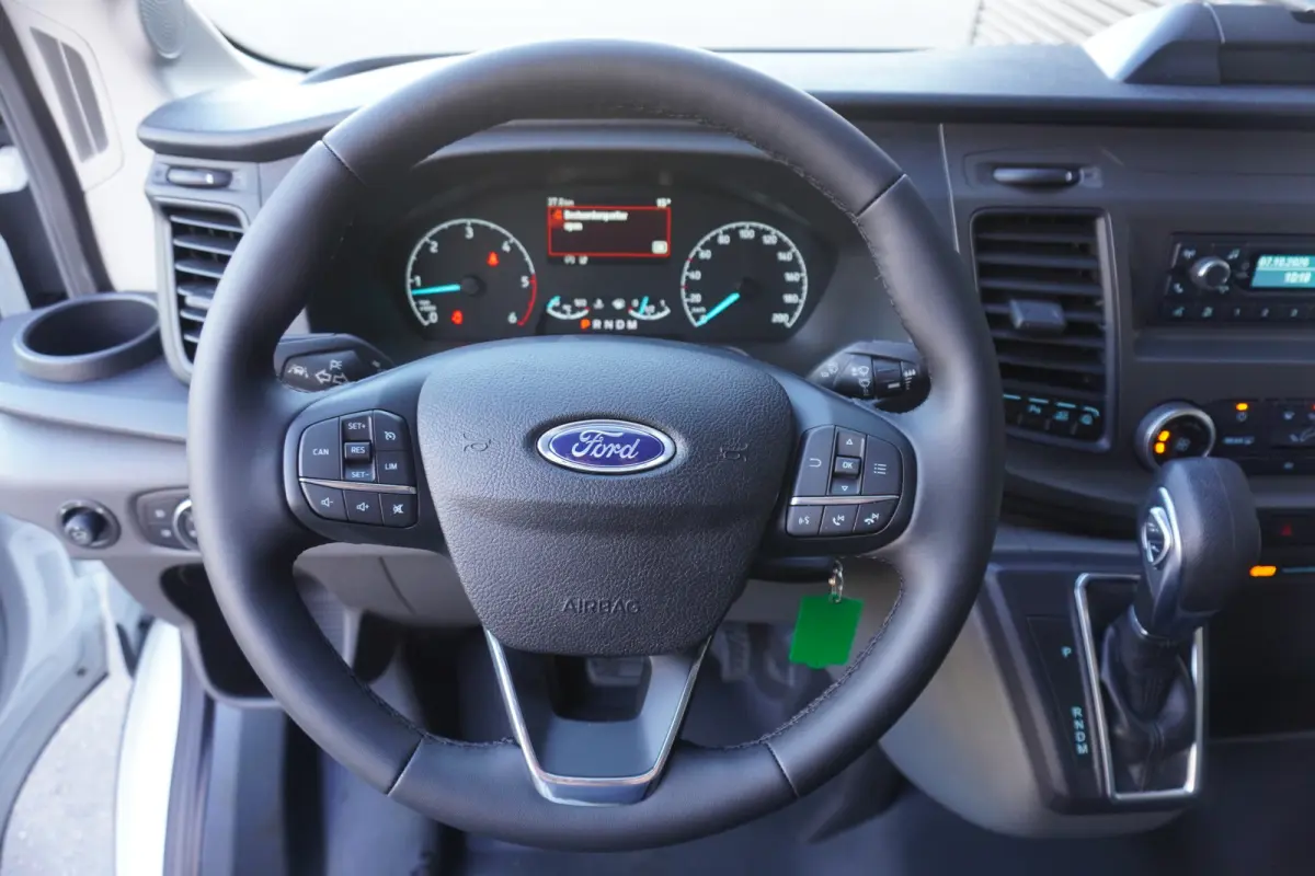 350 L3H2 130pk Automaat Cruise control Airco Parkeersensoren 3-Zits Laadruimte pakket