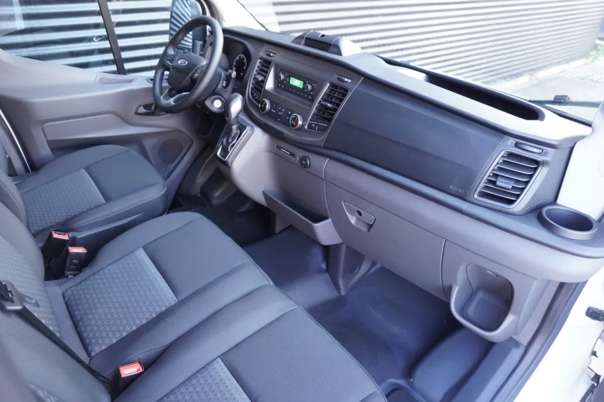 350 L3H2 130pk Automaat Cruise control Airco Parkeersensoren 3-Zits Laadruimte pakket