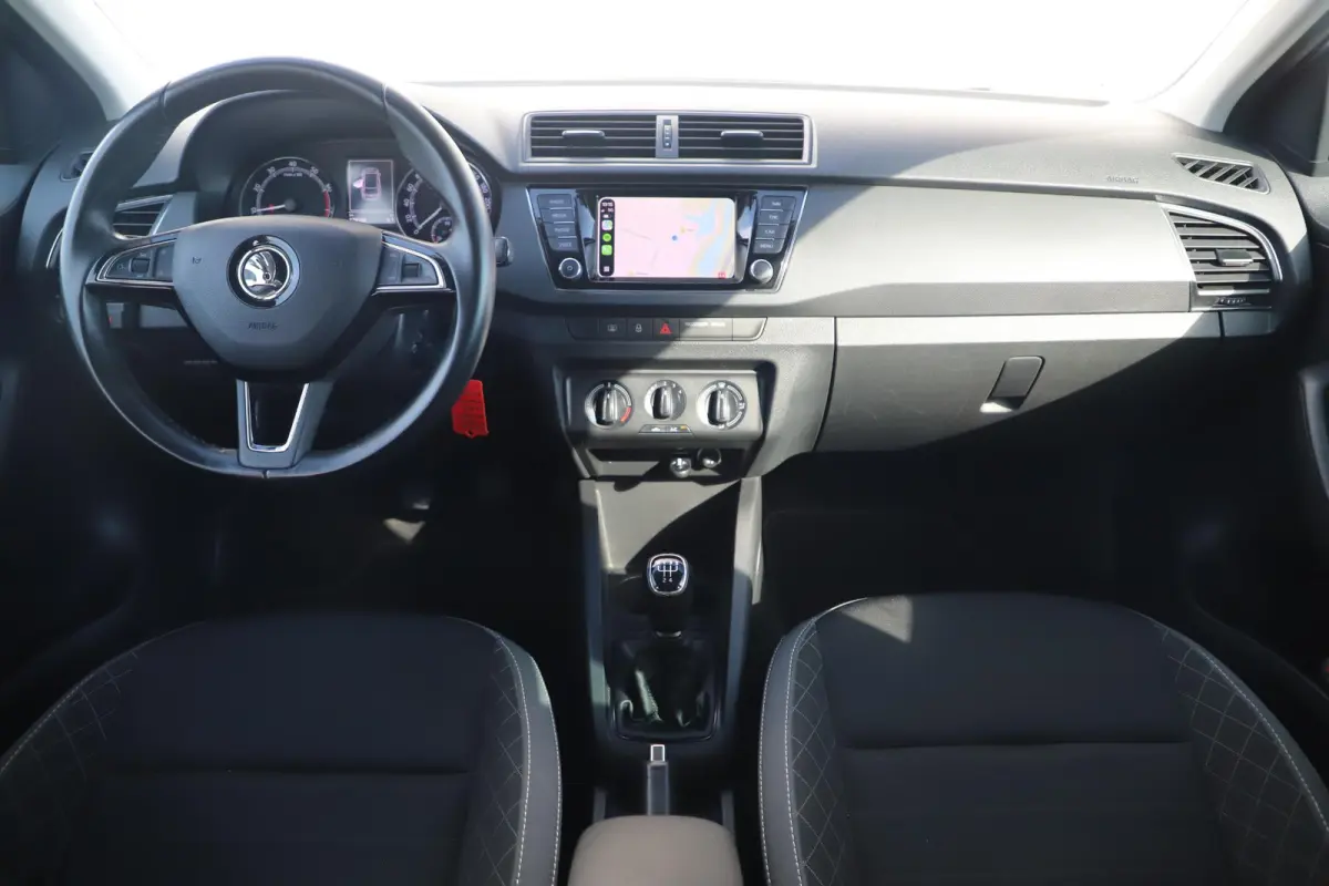 1.0 TSI Ambition 95PK Trekhaak Navigatie Carplay Android Airco Cruise Control Parkeersensor