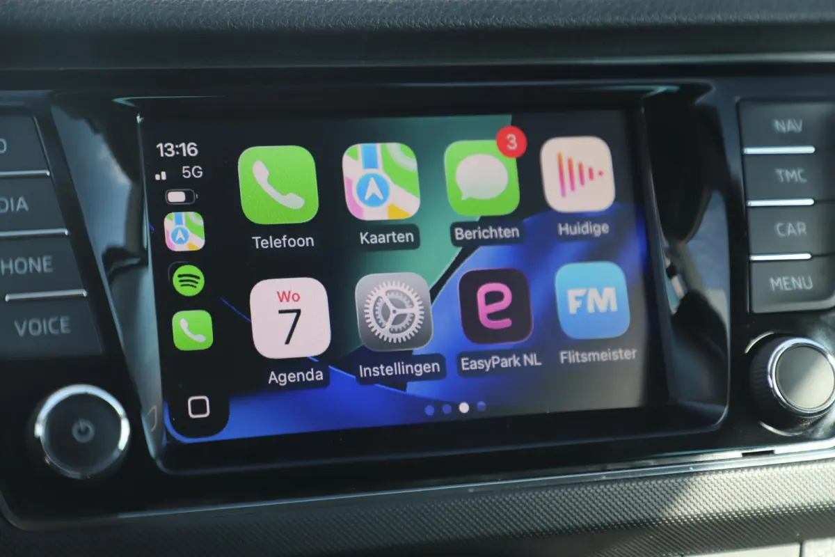 1.0 TSI Ambition 95PK Trekhaak Navigatie Carplay Android Airco Cruise Control Parkeersensor