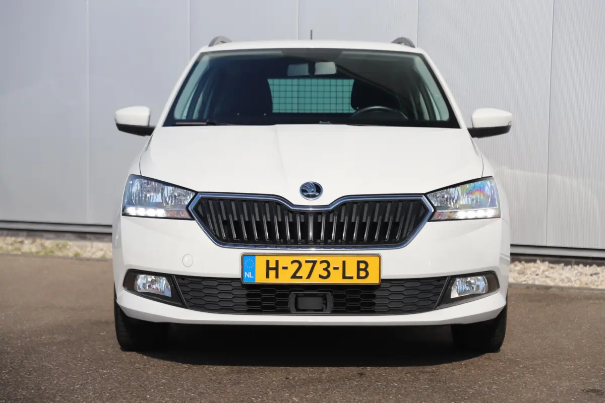 1.0 TSI Ambition 95PK Trekhaak Navigatie Carplay Android Airco Cruise Control Parkeersensor