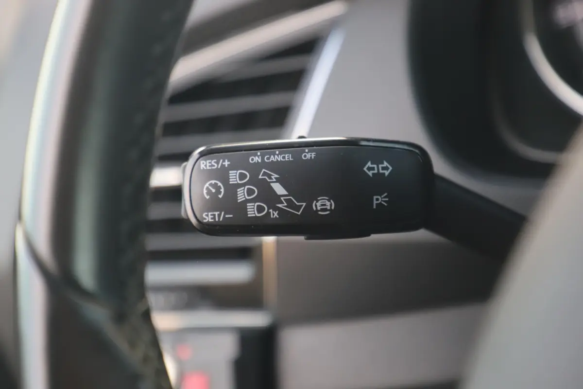 1.0 TSI Ambition 95PK Trekhaak Navigatie Carplay Android Airco Cruise Control Parkeersensor