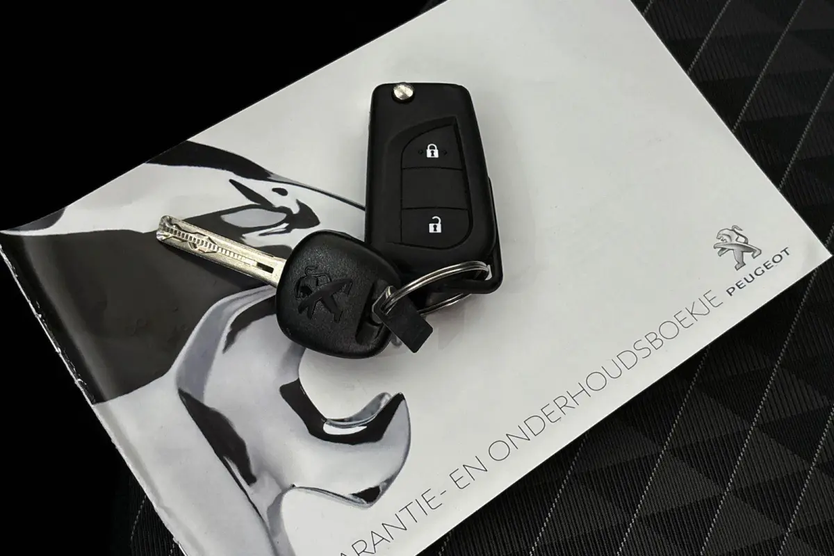 1.0 e-VTi Active Airco Metallic NL-Auto BTW