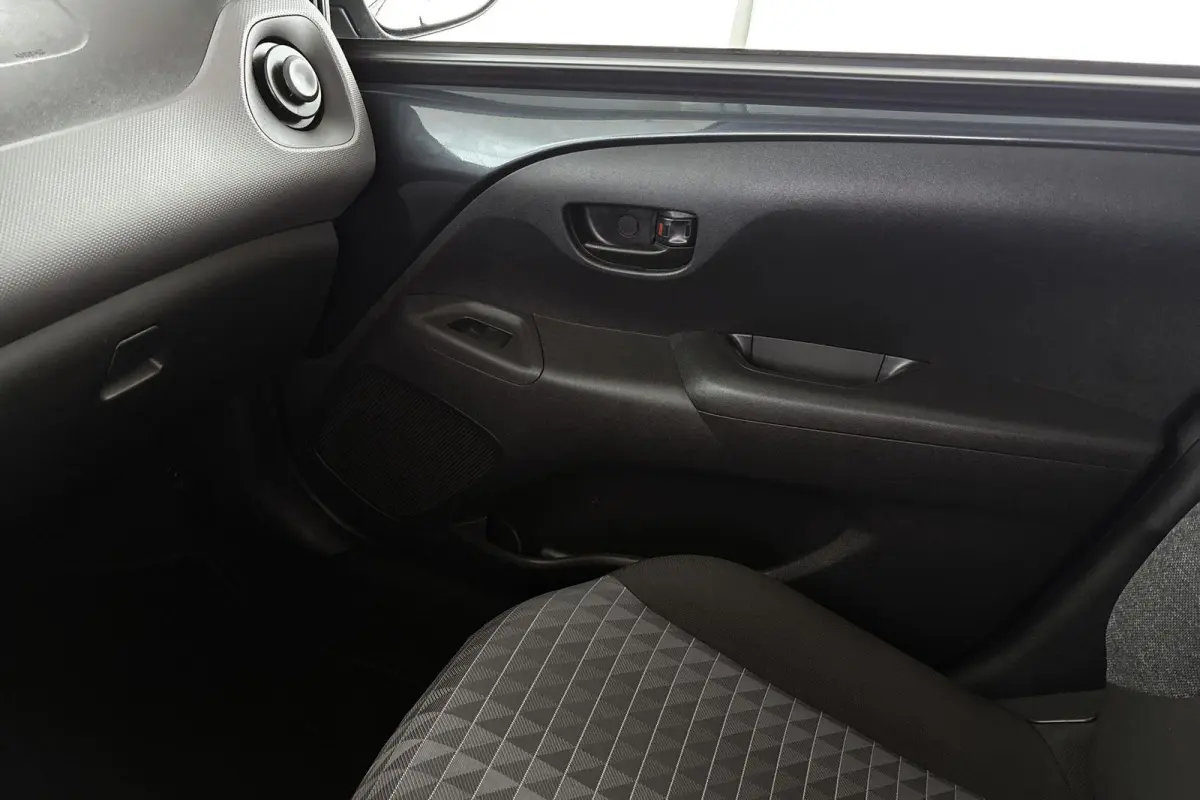 1.0 e-VTi Active Airco Metallic NL-Auto BTW