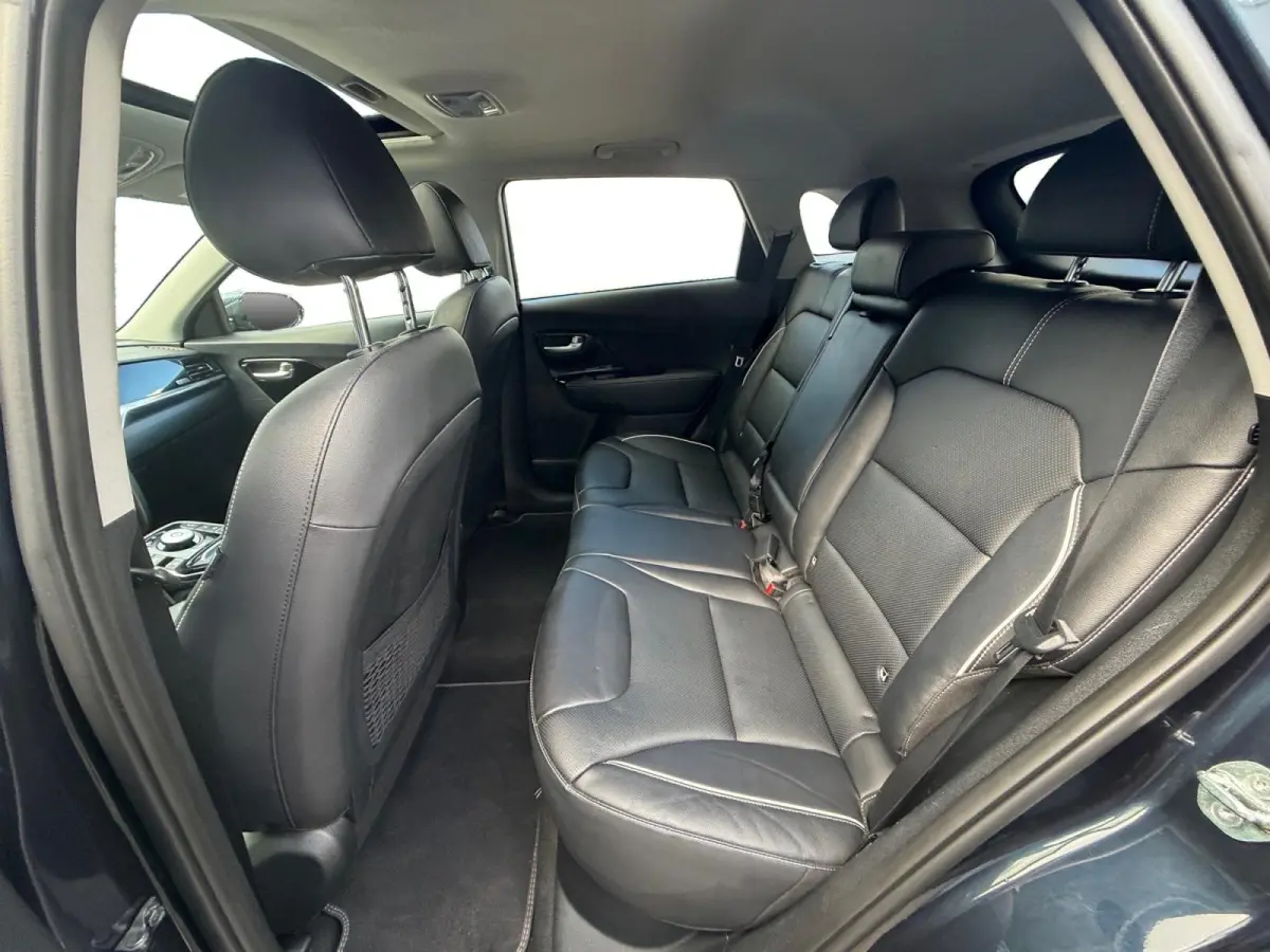 ExecutiveLine 64 kWh | LEDER | CAMERA | JBL | STOELVERWARMING/ VENTILATIE | PARKEERSENSOR |