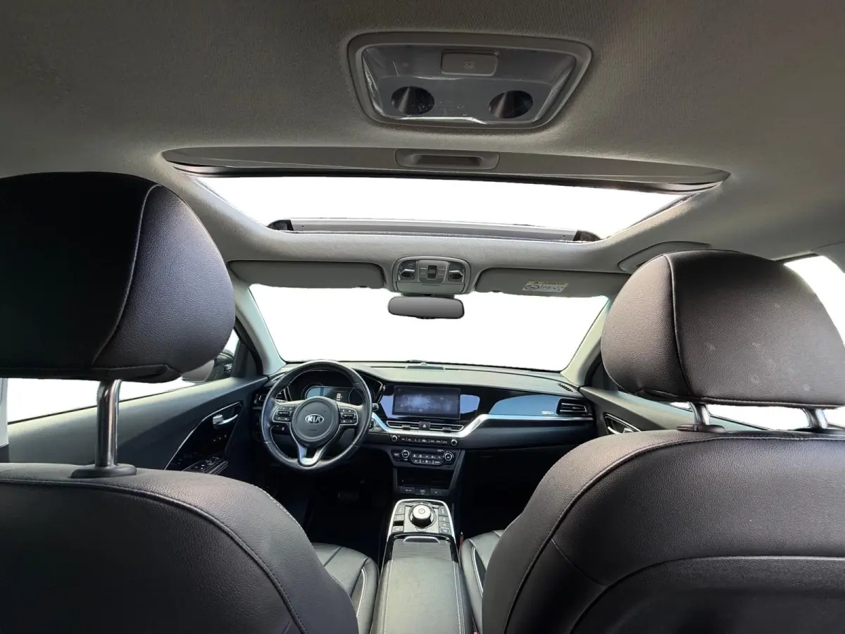 ExecutiveLine 64 kWh | LEDER | CAMERA | JBL | STOELVERWARMING/ VENTILATIE | PARKEERSENSOR |