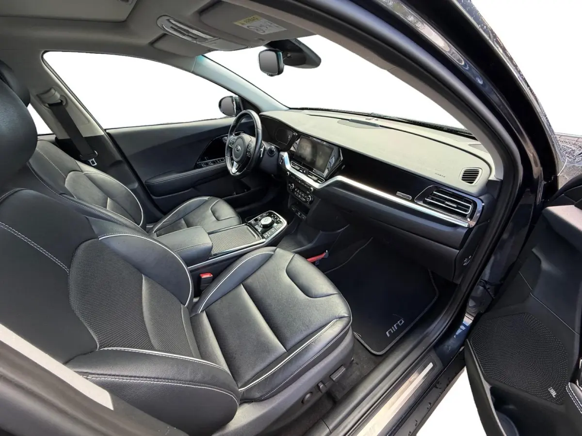 ExecutiveLine 64 kWh | LEDER | CAMERA | JBL | STOELVERWARMING/ VENTILATIE | PARKEERSENSOR |