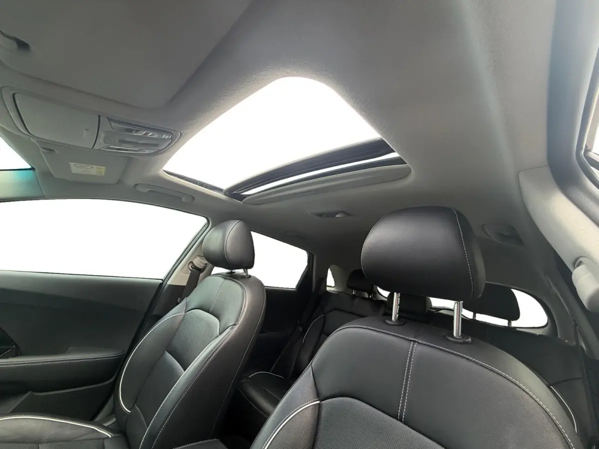 ExecutiveLine 64 kWh | LEDER | CAMERA | JBL | STOELVERWARMING/ VENTILATIE | PARKEERSENSOR |