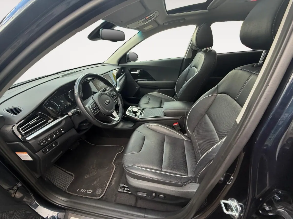 ExecutiveLine 64 kWh | LEDER | CAMERA | JBL | STOELVERWARMING/ VENTILATIE | PARKEERSENSOR |