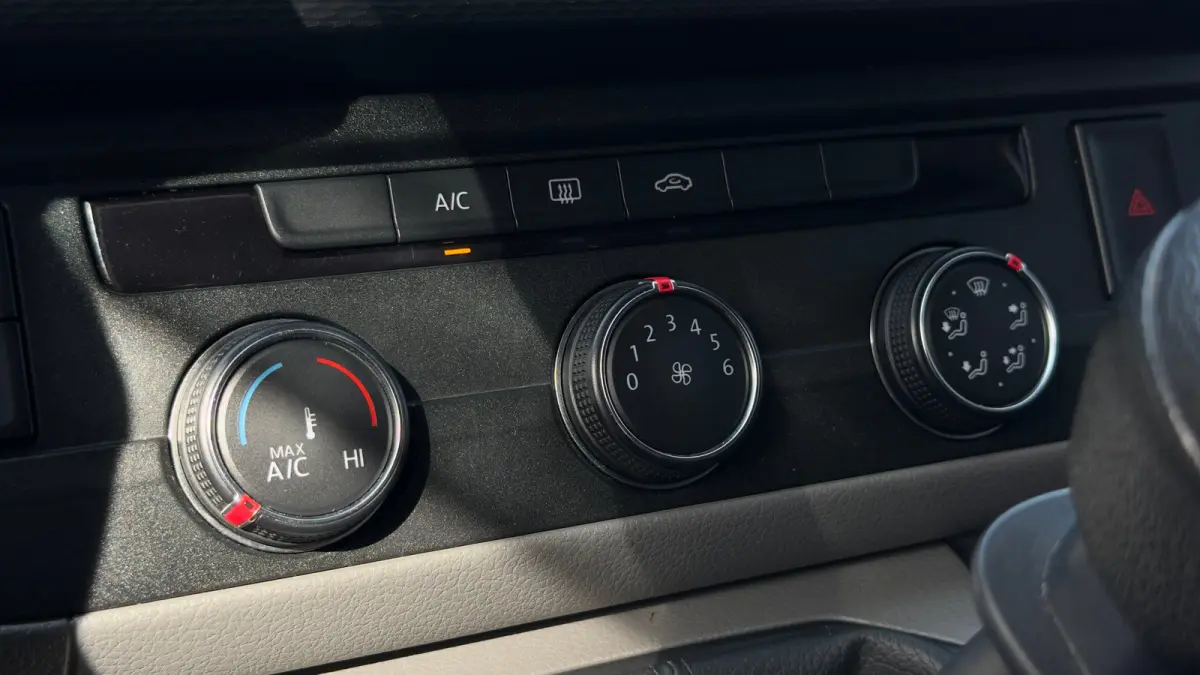 2.0 TDI L2H1 30 DC | Carplay | Cruise Control | Metaalkleur