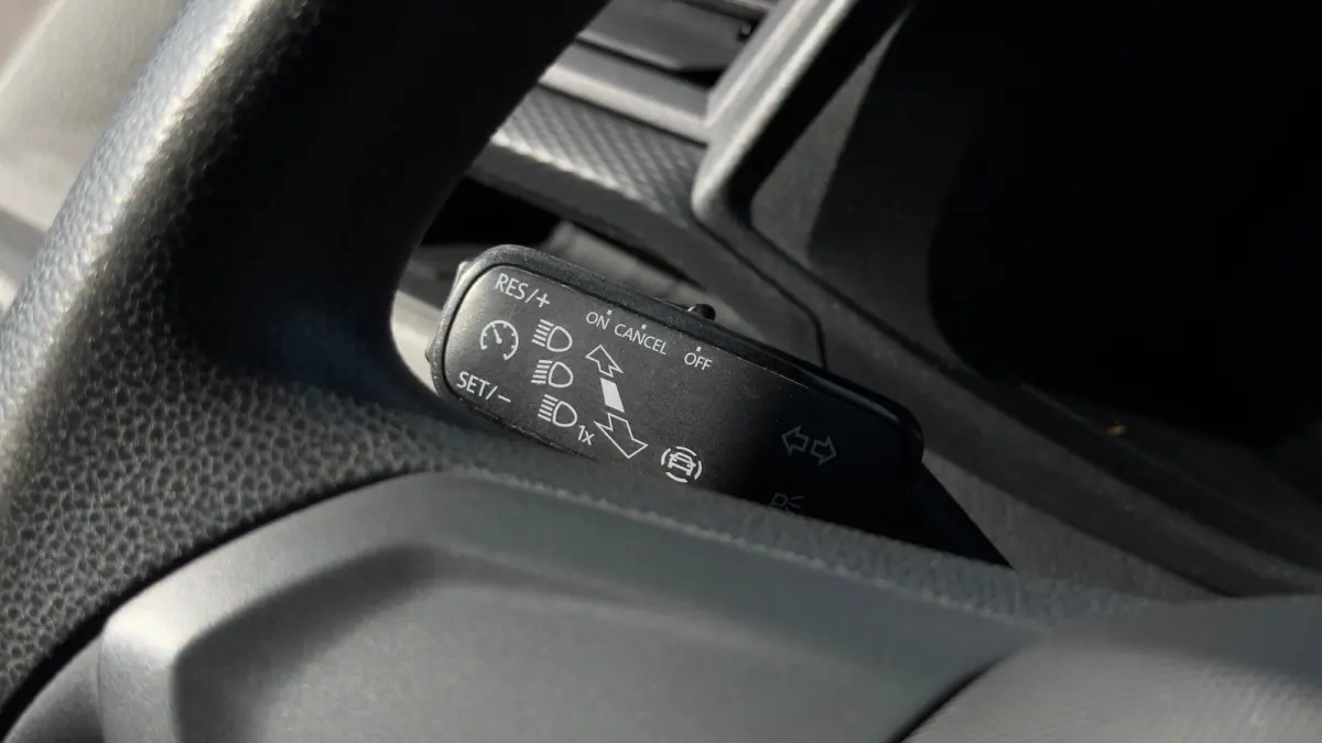 2.0 TDI L2H1 30 DC | Carplay | Cruise Control | Metaalkleur