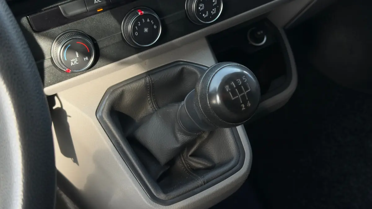 2.0 TDI L2H1 30 DC | Carplay | Cruise Control | Metaalkleur