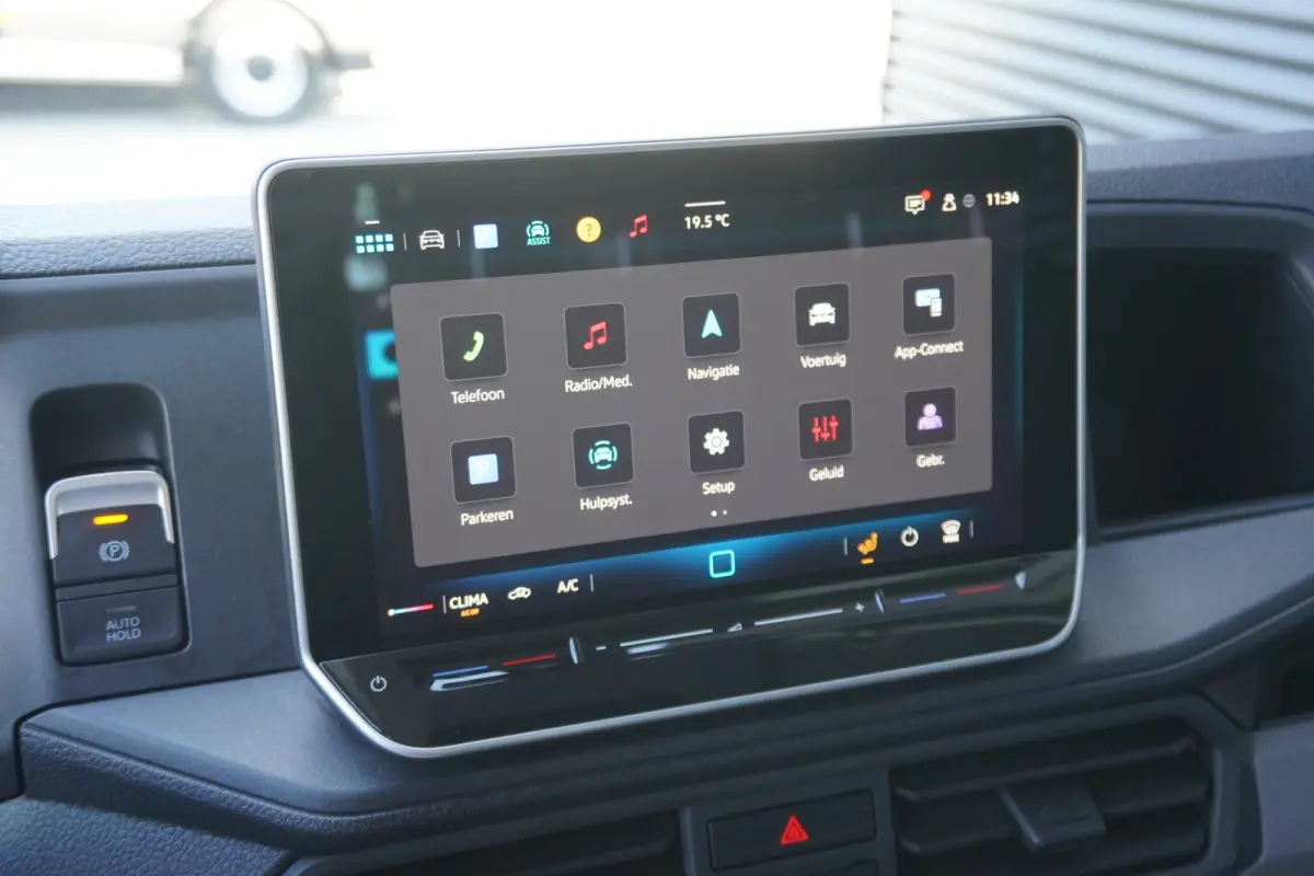 140pk Facelift L4 7-zit Open laadbak Trekhaak Apple carplay Parkeer sensoren