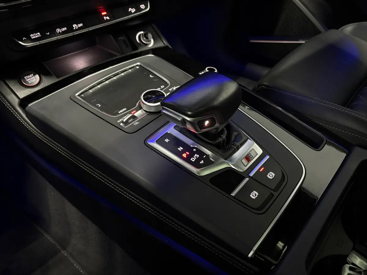 SQ5 3.0 TFSI Quattro S-line PANO TREKH