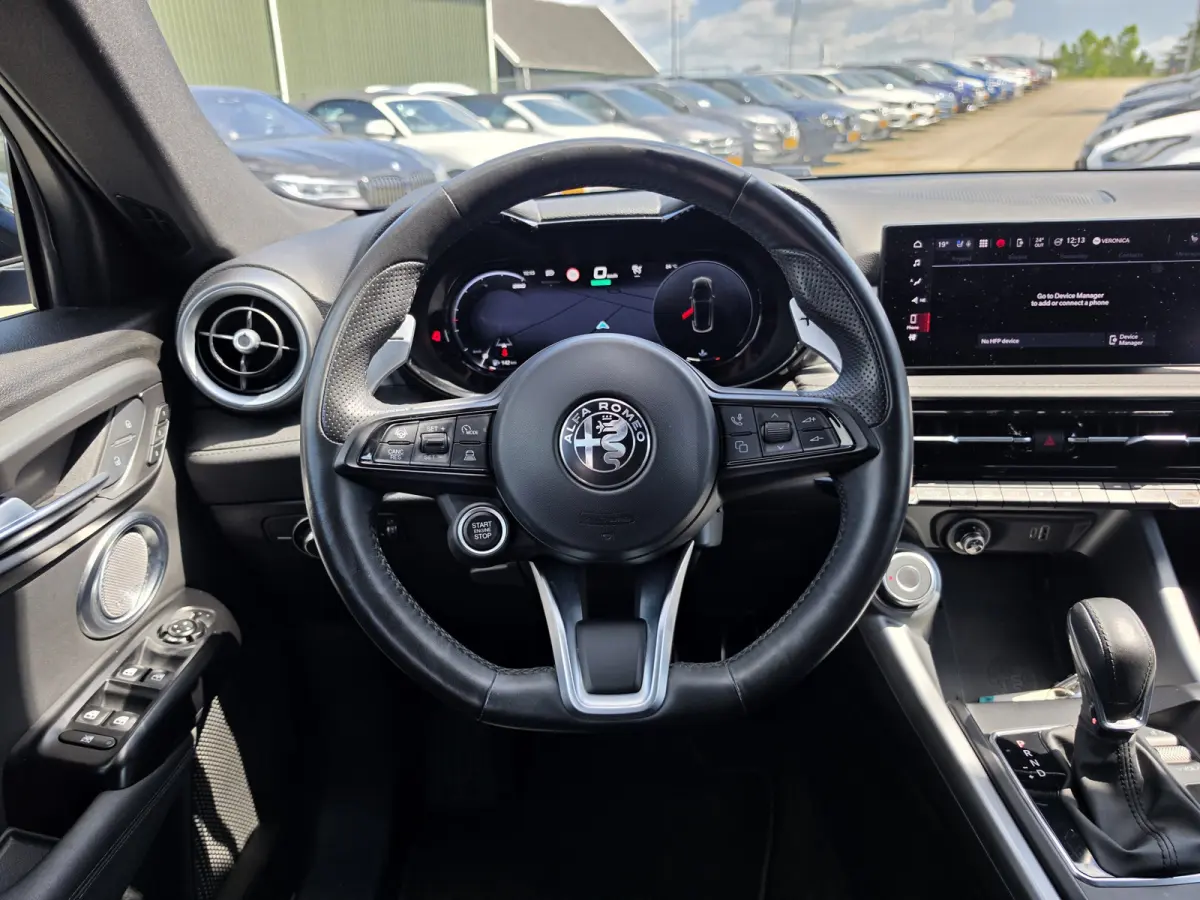 1.5T Hybrid Edizione Speciale | NL-auto | Apple Carplay/Android | Leder | Harman Kardon | Stoelventilatie | Winter pack |