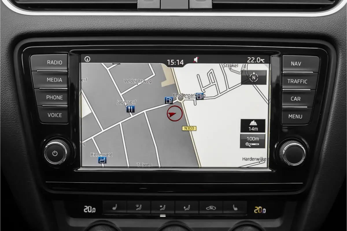 1.0 TSI Greentech Style Business Pano Canton Audio CarPlay Xenon