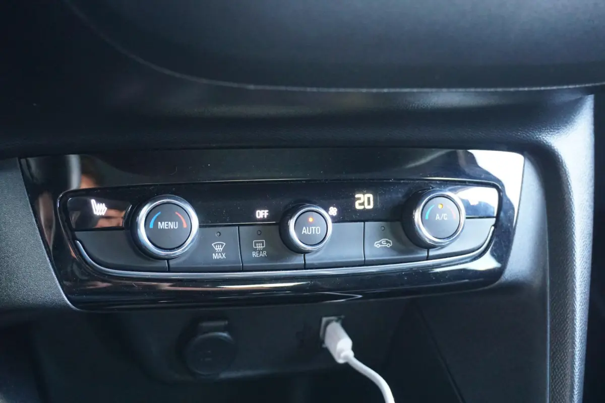 GS Line 50 kWh + CAMERA / STOEL+STUURVERWARMING / CARPLAY