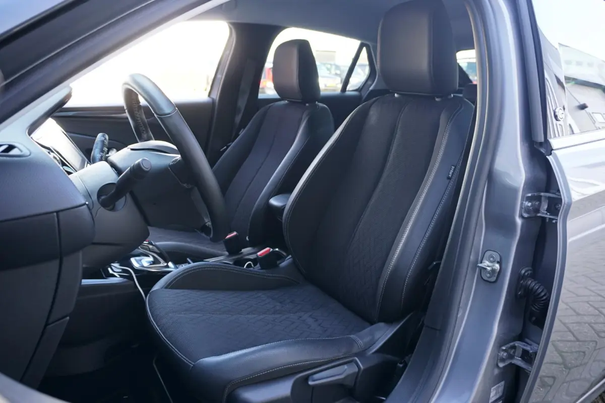 GS Line 50 kWh + CAMERA / STOEL+STUURVERWARMING / CARPLAY