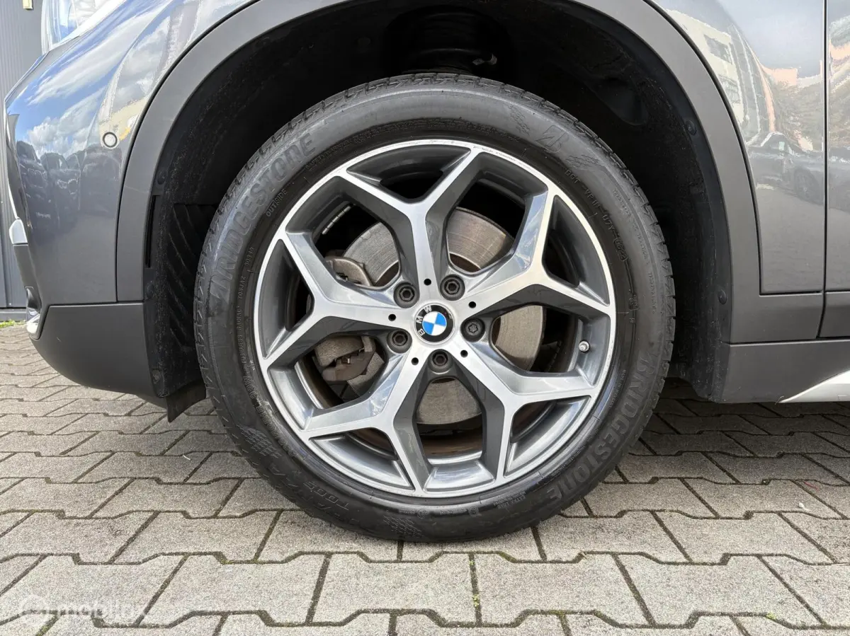 xDrive20i High Exe. Leder / HUD / LM 18 / Rijklaar!