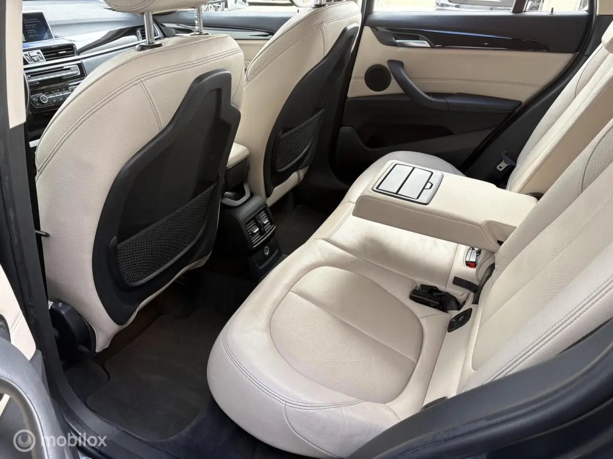 xDrive20i High Exe. Leder / HUD / LM 18 / Rijklaar!
