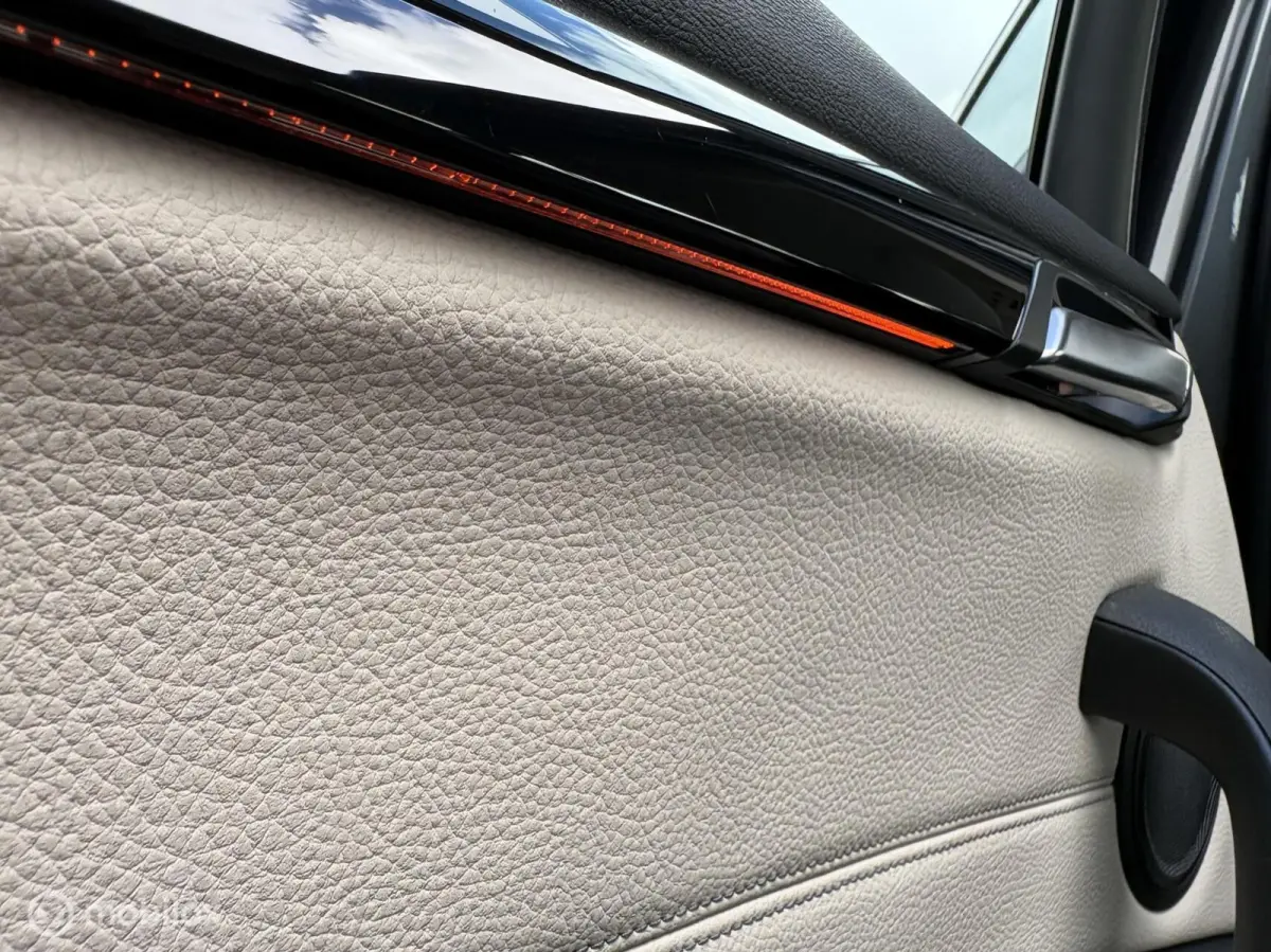 xDrive20i High Exe. Leder / HUD / LM 18 / Rijklaar!