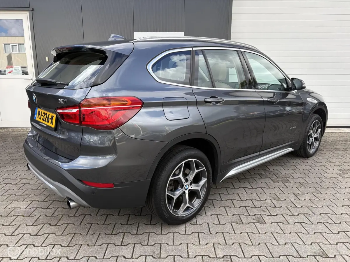 xDrive20i High Exe. Leder / HUD / LM 18 / Rijklaar!