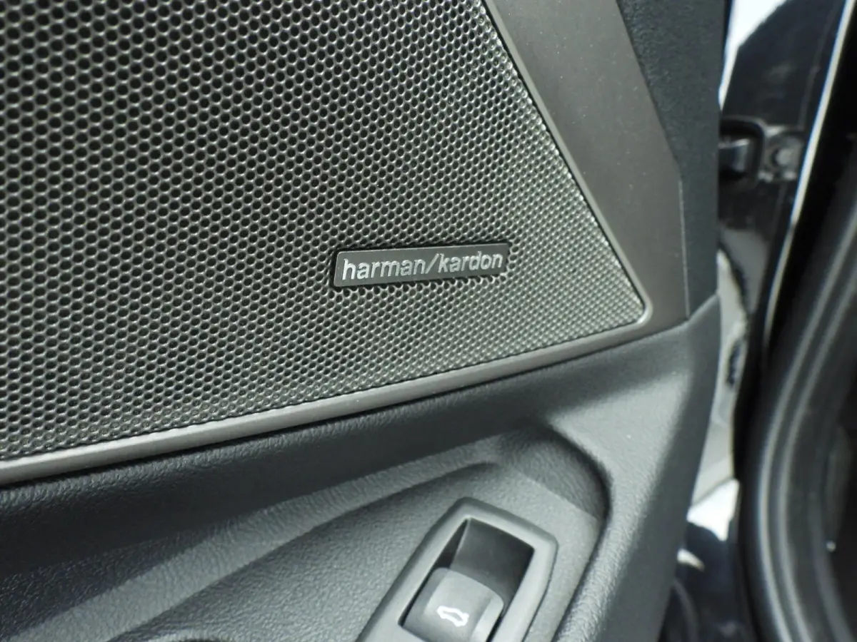 M3 Competition | Laserlicht | Leder | HUD | Elektr. zetels | Keyles go | Stoelverwarming | DAB | Harman-kardon sound | Alu 19/20 inch