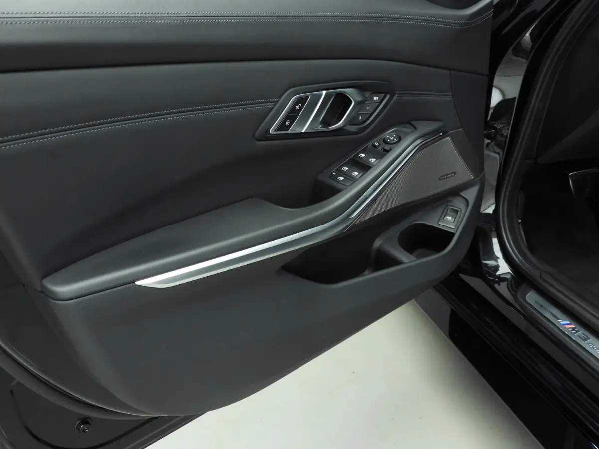 M3 Competition | Laserlicht | Leder | HUD | Elektr. zetels | Keyles go | Stoelverwarming | DAB | Harman-kardon sound | Alu 19/20 inch