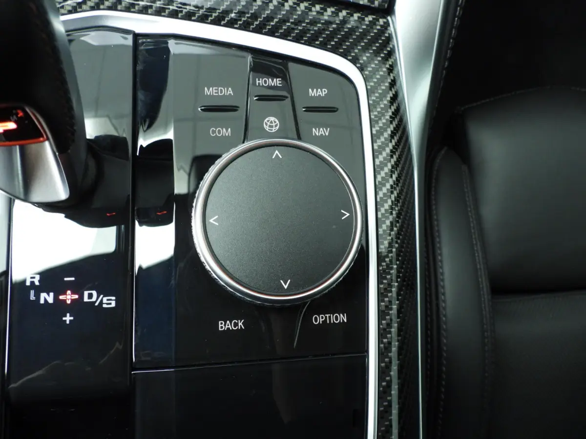M3 Competition | Laserlicht | Leder | HUD | Elektr. zetels | Keyles go | Stoelverwarming | DAB | Harman-kardon sound | Alu 19/20 inch