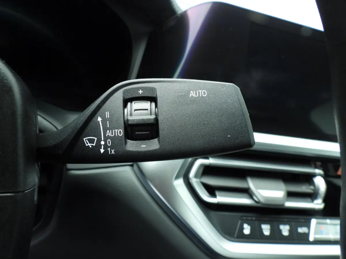 M3 Competition | Laserlicht | Leder | HUD | Elektr. zetels | Keyles go | Stoelverwarming | DAB | Harman-kardon sound | Alu 19/20 inch