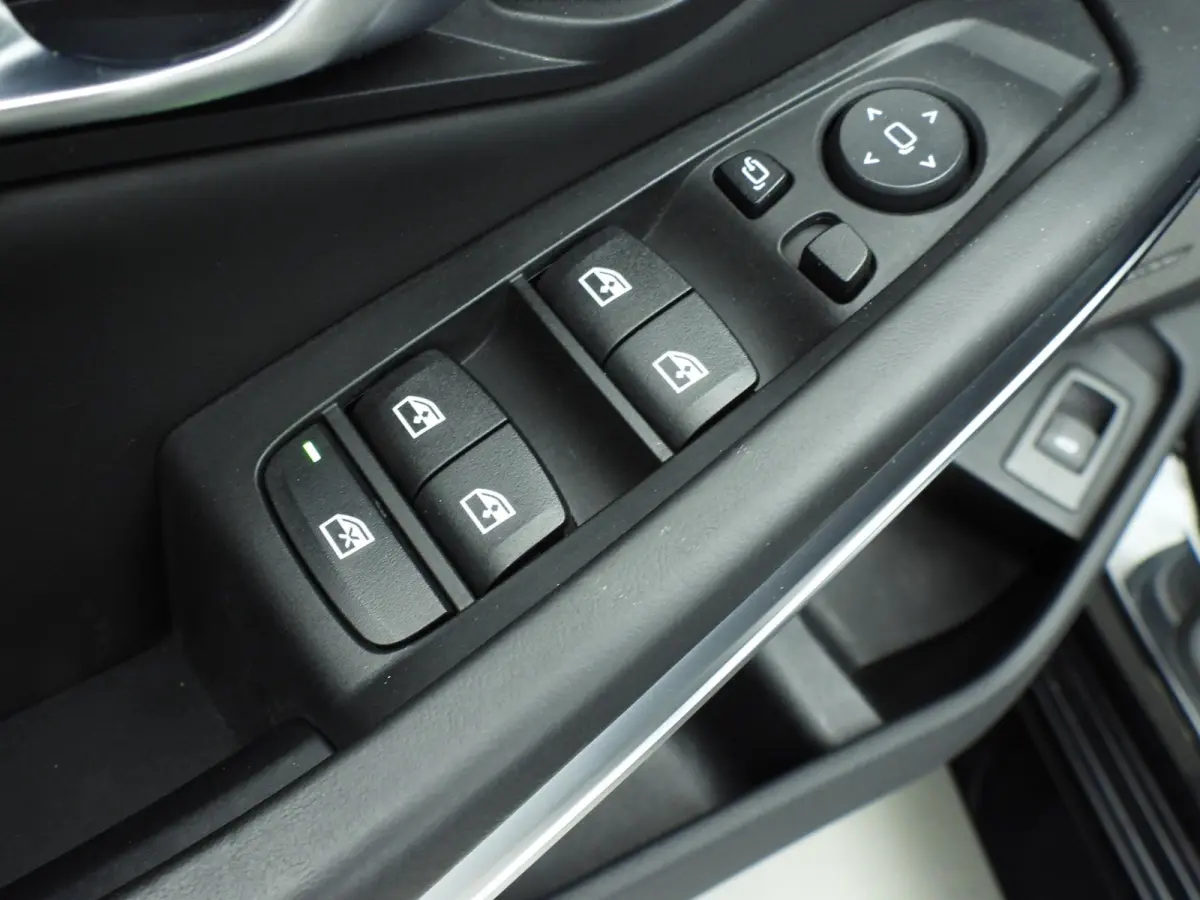 M3 Competition | Laserlicht | Leder | HUD | Elektr. zetels | Keyles go | Stoelverwarming | DAB | Harman-kardon sound | Alu 19/20 inch
