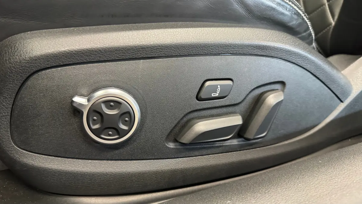 3.0 TFSI 354PK QUATTRO PRO LINE PLUS AUTOMAAT / NAVI / LEDER / CLIMA / FULL-LED / PDC / KEYLESS / 19" LMV / 2X S-LINE / CARBON / UNIEK / ADAPT. CRUISECONTROL / NIEUWSTAAT !!