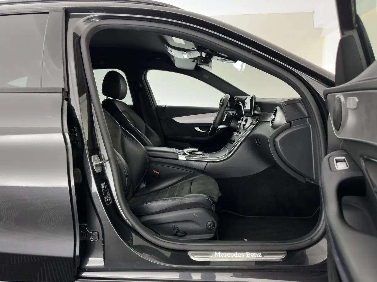 300 e Business Solution AMG Limited (Plug-in) (INCL-BTW) Aut. *LEATHER-ALCANTARA | MULTIBEAM-LED | NAVI-FULLMAP | TOPVIEW | DAB | CARPLAY | DIGI-COCKPIT | SPORTSEATS | TOWBAR | 18"ALU*