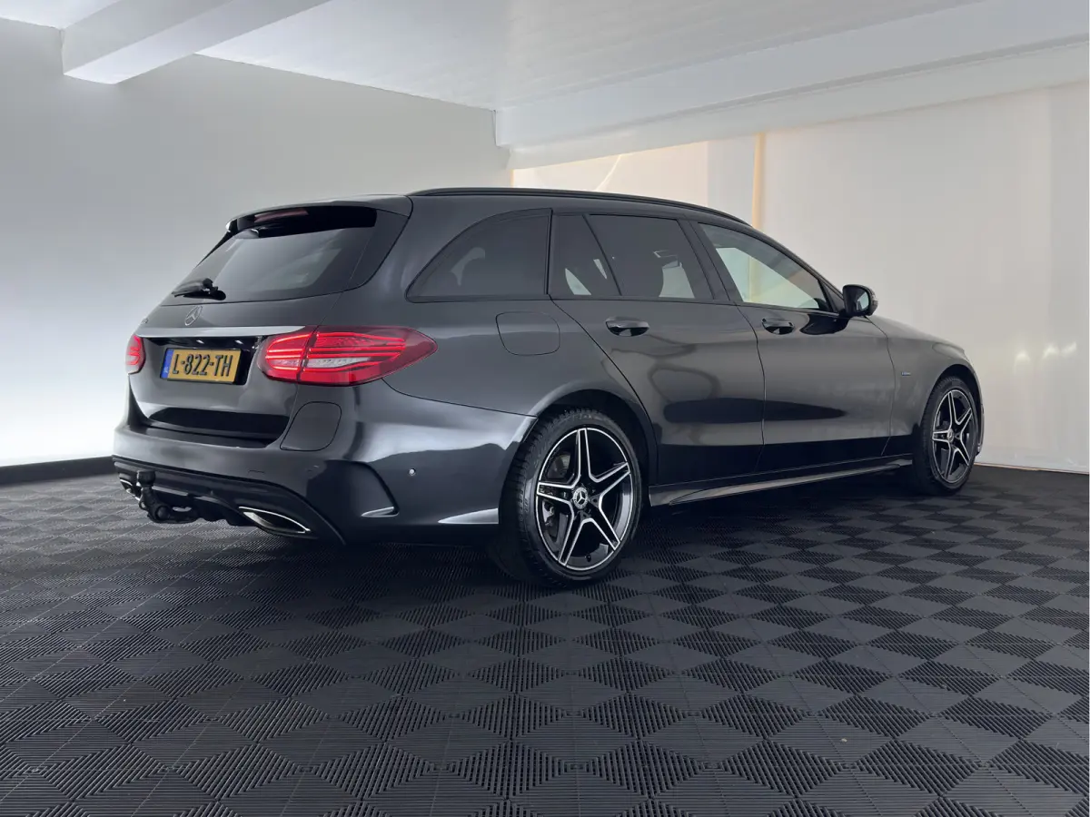 300 e Business Solution AMG Limited (Plug-in) (INCL-BTW) Aut. *LEATHER-ALCANTARA | MULTIBEAM-LED | NAVI-FULLMAP | TOPVIEW | DAB | CARPLAY | DIGI-COCKPIT | SPORTSEATS | TOWBAR | 18"ALU*