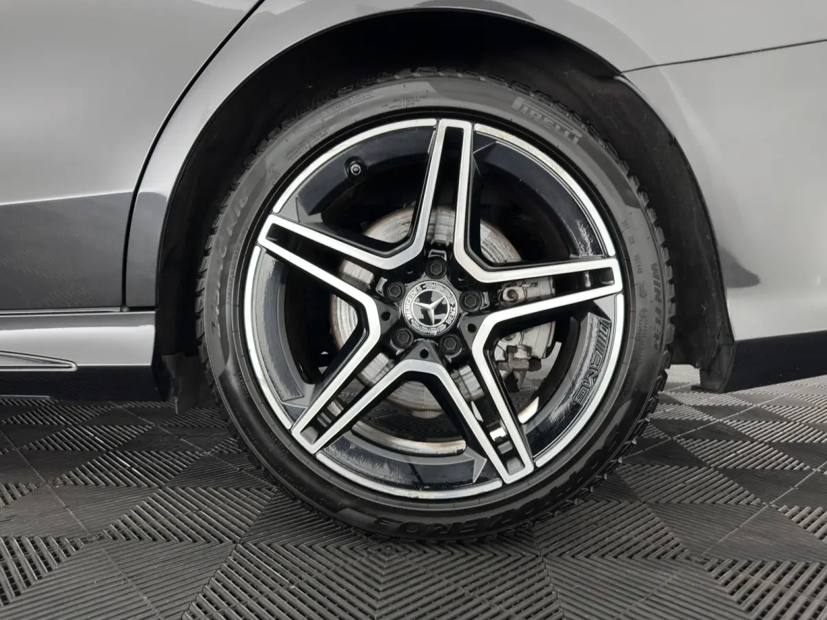 300 e Business Solution AMG Limited (Plug-in) (INCL-BTW) Aut. *LEATHER-ALCANTARA | MULTIBEAM-LED | NAVI-FULLMAP | TOPVIEW | DAB | CARPLAY | DIGI-COCKPIT | SPORTSEATS | TOWBAR | 18"ALU*