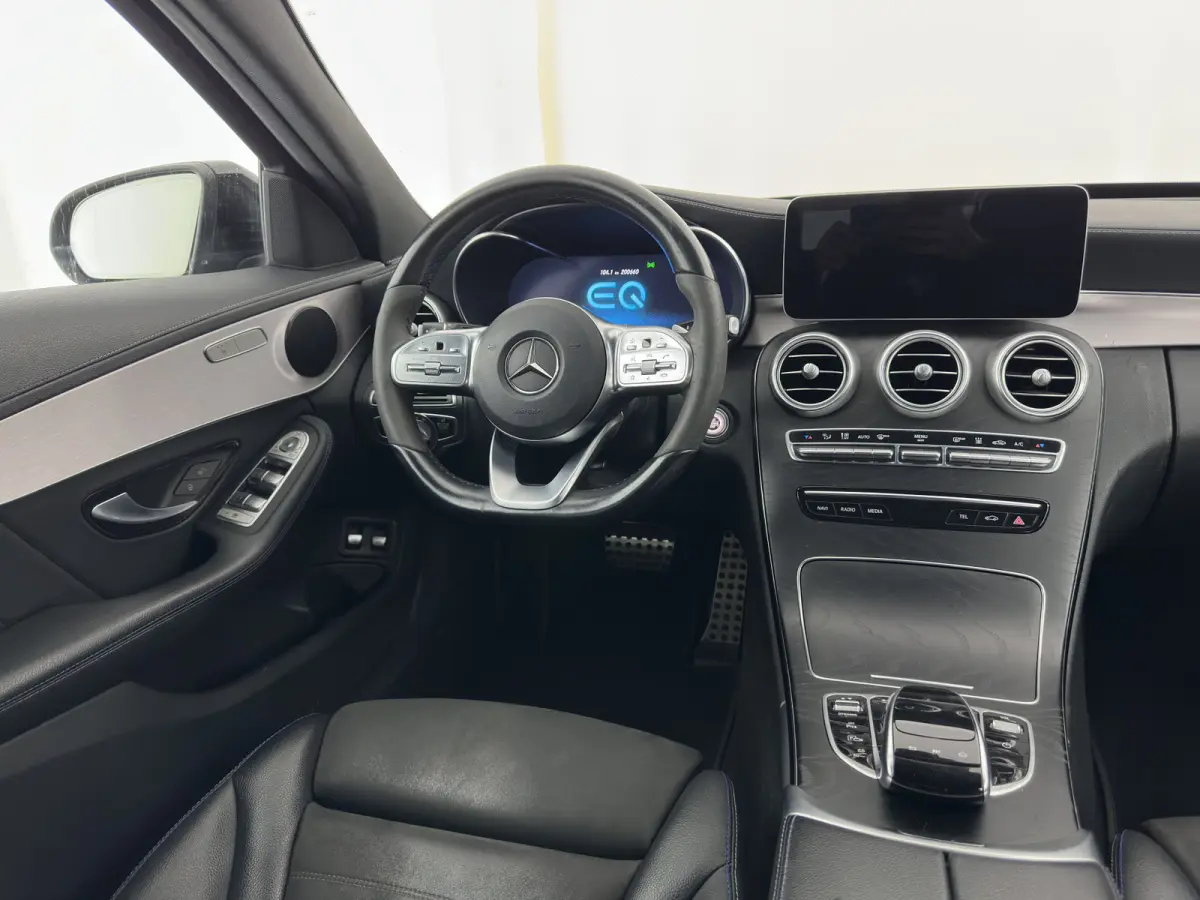 300 e Business Solution AMG Limited (Plug-in) (INCL-BTW) Aut. *LEATHER-ALCANTARA | MULTIBEAM-LED | NAVI-FULLMAP | TOPVIEW | DAB | CARPLAY | DIGI-COCKPIT | SPORTSEATS | TOWBAR | 18"ALU*