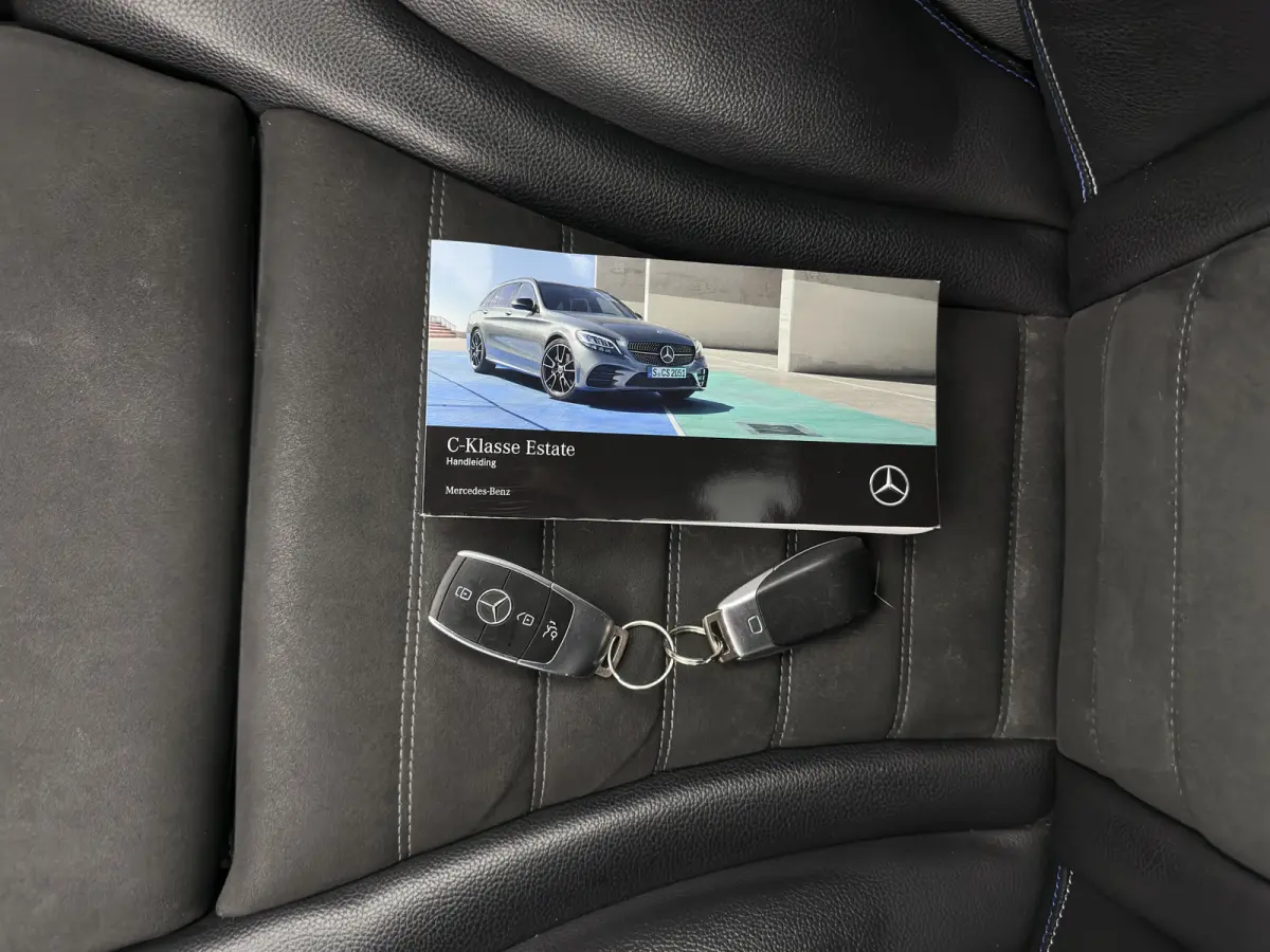 300 e Business Solution AMG Limited (Plug-in) (INCL-BTW) Aut. *LEATHER-ALCANTARA | MULTIBEAM-LED | NAVI-FULLMAP | TOPVIEW | DAB | CARPLAY | DIGI-COCKPIT | SPORTSEATS | TOWBAR | 18"ALU*