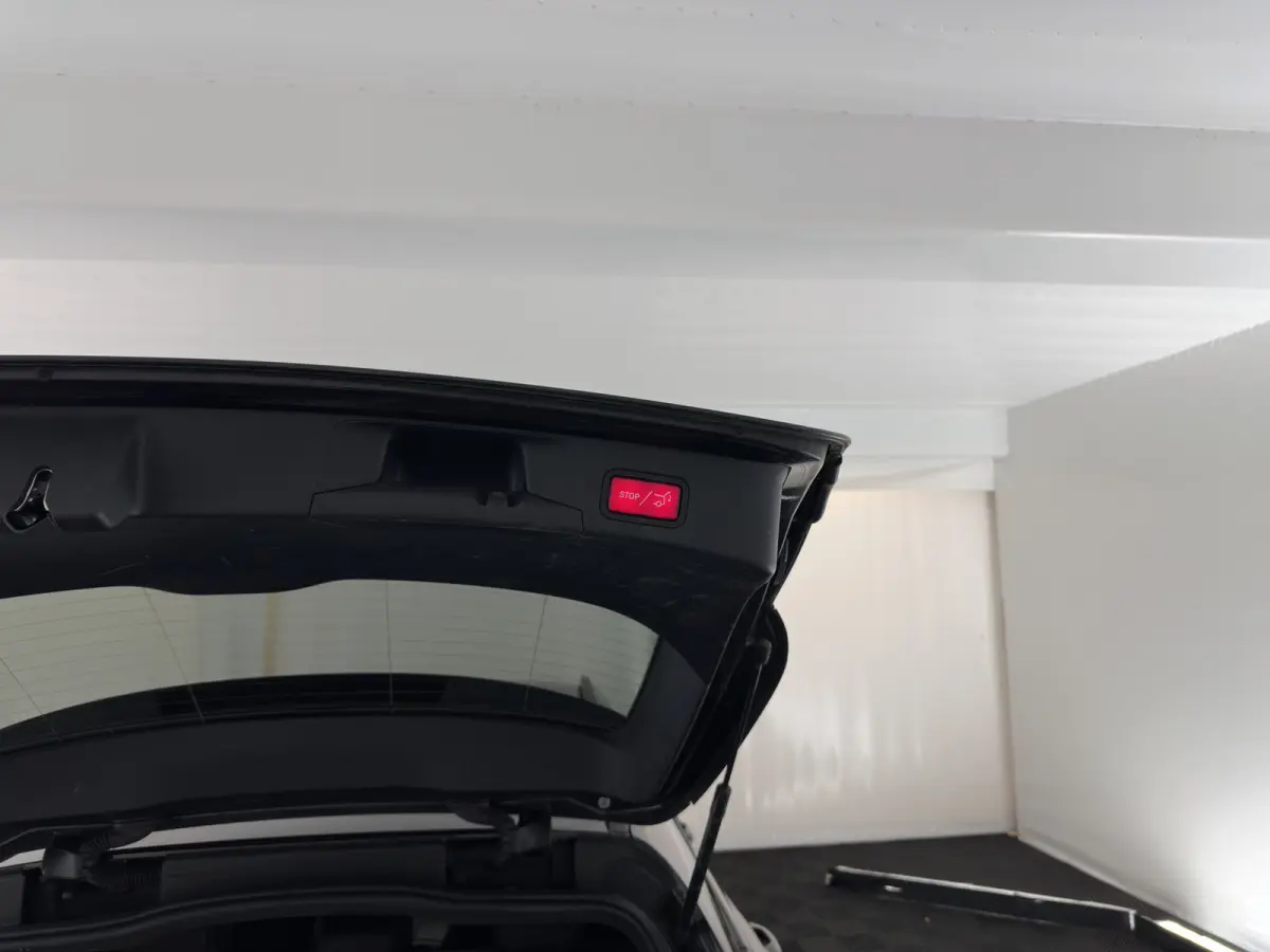 300 e Business Solution AMG Limited (Plug-in) (INCL-BTW) Aut. *LEATHER-ALCANTARA | MULTIBEAM-LED | NAVI-FULLMAP | TOPVIEW | DAB | CARPLAY | DIGI-COCKPIT | SPORTSEATS | TOWBAR | 18"ALU*