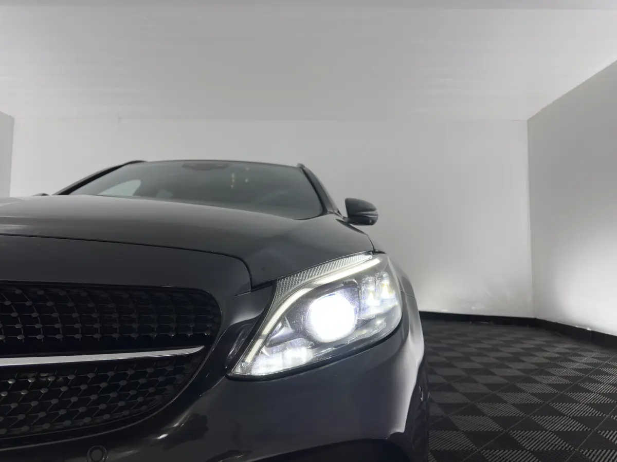300 e Business Solution AMG Limited (Plug-in) (INCL-BTW) Aut. *LEATHER-ALCANTARA | MULTIBEAM-LED | NAVI-FULLMAP | TOPVIEW | DAB | CARPLAY | DIGI-COCKPIT | SPORTSEATS | TOWBAR | 18"ALU*