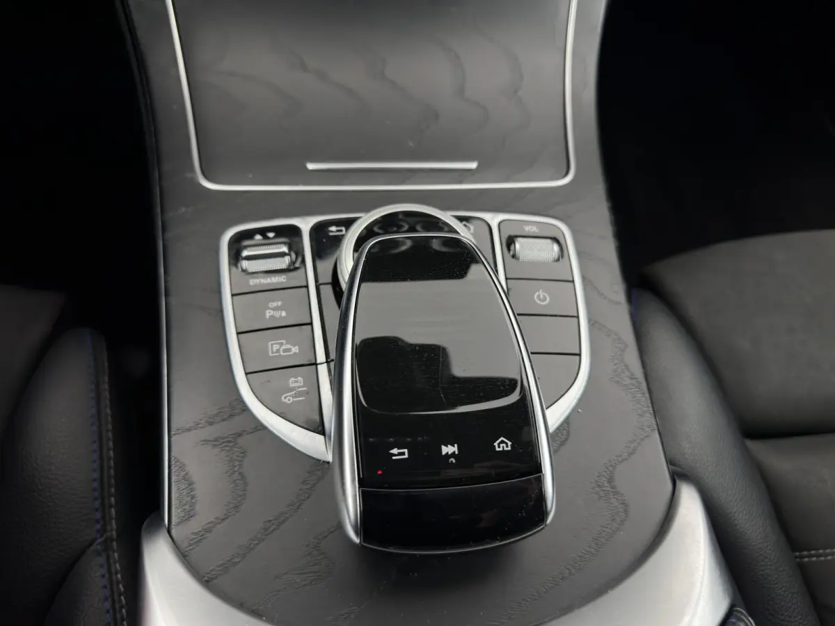 300 e Business Solution AMG Limited (Plug-in) (INCL-BTW) Aut. *LEATHER-ALCANTARA | MULTIBEAM-LED | NAVI-FULLMAP | TOPVIEW | DAB | CARPLAY | DIGI-COCKPIT | SPORTSEATS | TOWBAR | 18"ALU*