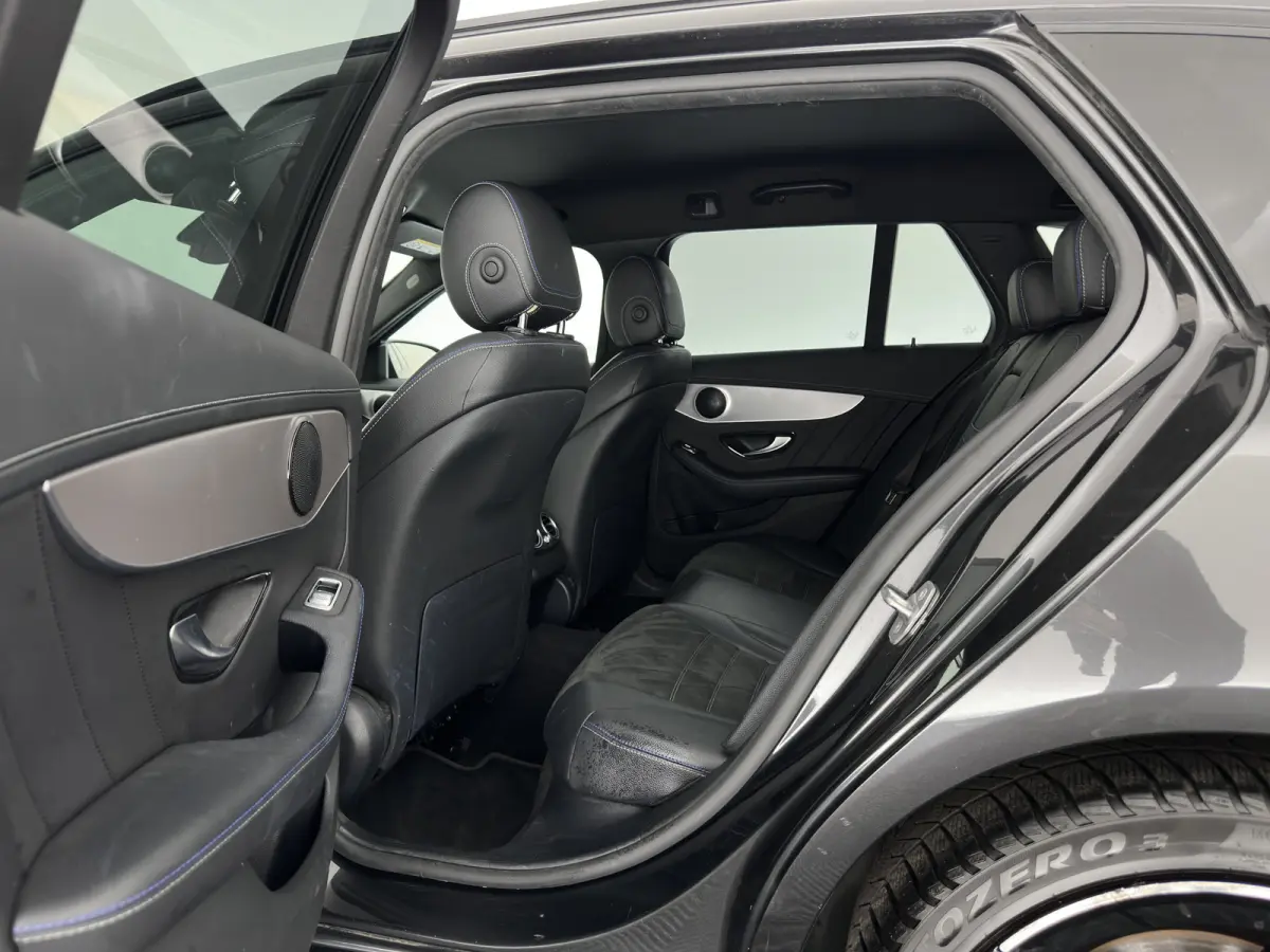 300 e Business Solution AMG Limited (Plug-in) (INCL-BTW) Aut. *LEATHER-ALCANTARA | MULTIBEAM-LED | NAVI-FULLMAP | TOPVIEW | DAB | CARPLAY | DIGI-COCKPIT | SPORTSEATS | TOWBAR | 18"ALU*