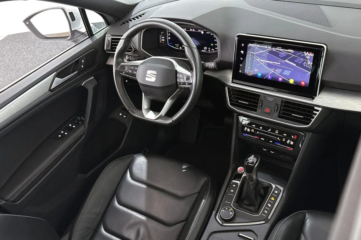 1.4 TSI e-Hybrid PHEV Xperience Pano Trekhaak Leder Stoelverwarming Keyless
