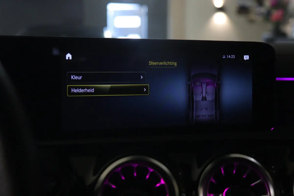 250 e AMG Line PANO/CARPLAY/SFEER/VOL