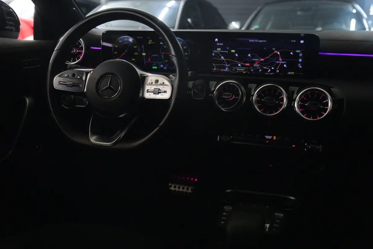 250 e AMG Line PANO/CARPLAY/SFEER/VOL