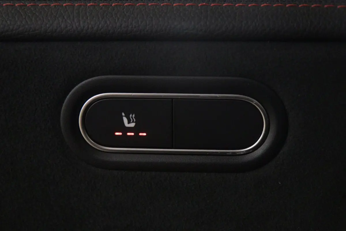 250 e AMG Line PANO/CARPLAY/SFEER/VOL