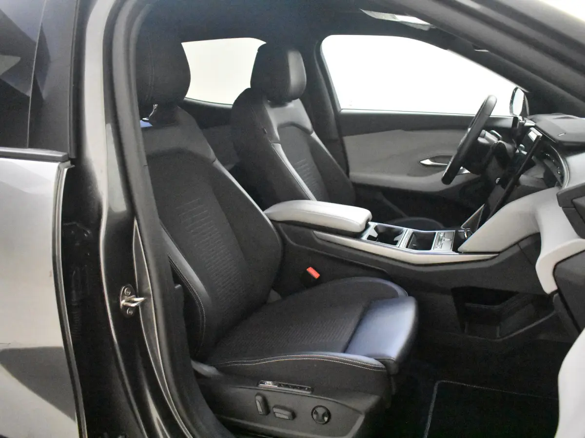 Select Extended Range RWD 77 kWh l Elektr. Stoel incl Memory l Stoel en Stuurverwarming l Head up Display l Camera l