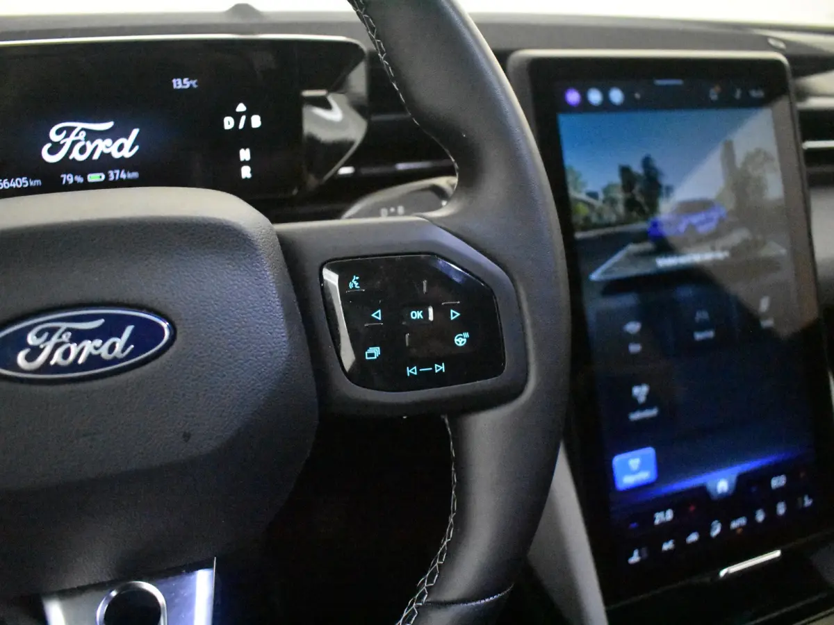Select Extended Range RWD 77 kWh l Elektr. Stoel incl Memory l Stoel en Stuurverwarming l Head up Display l Camera l
