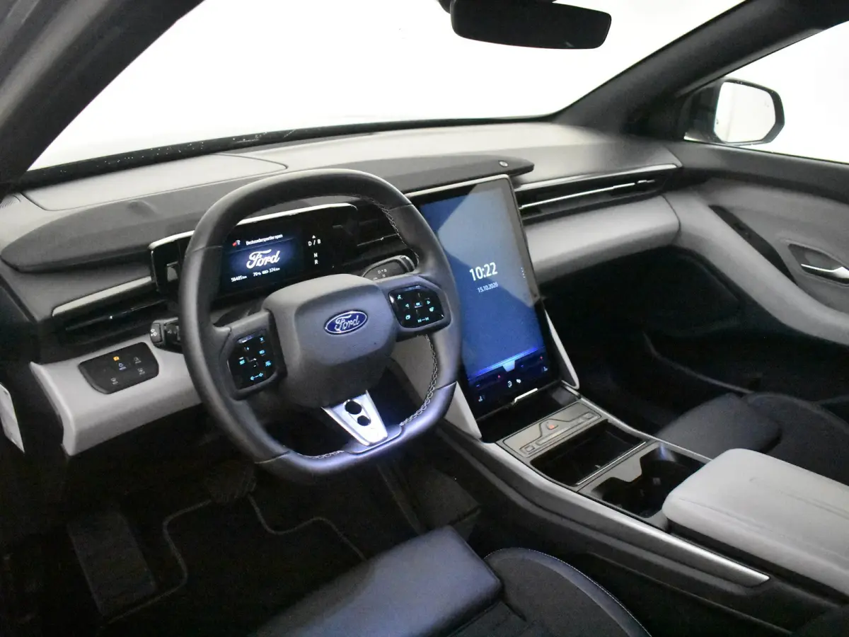 Select Extended Range RWD 77 kWh l Elektr. Stoel incl Memory l Stoel en Stuurverwarming l Head up Display l Camera l