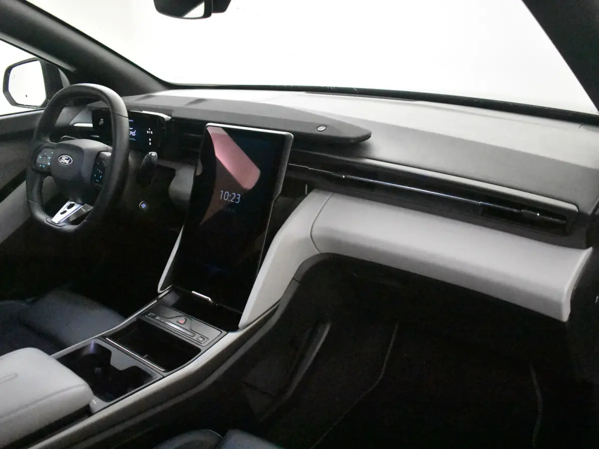 Select Extended Range RWD 77 kWh l Elektr. Stoel incl Memory l Stoel en Stuurverwarming l Head up Display l Camera l
