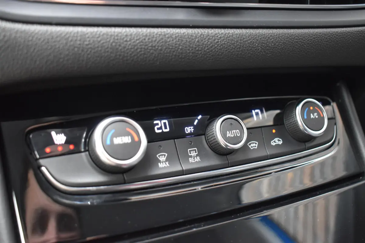 1.6 Turbo Plug-In Hybrid Level 4